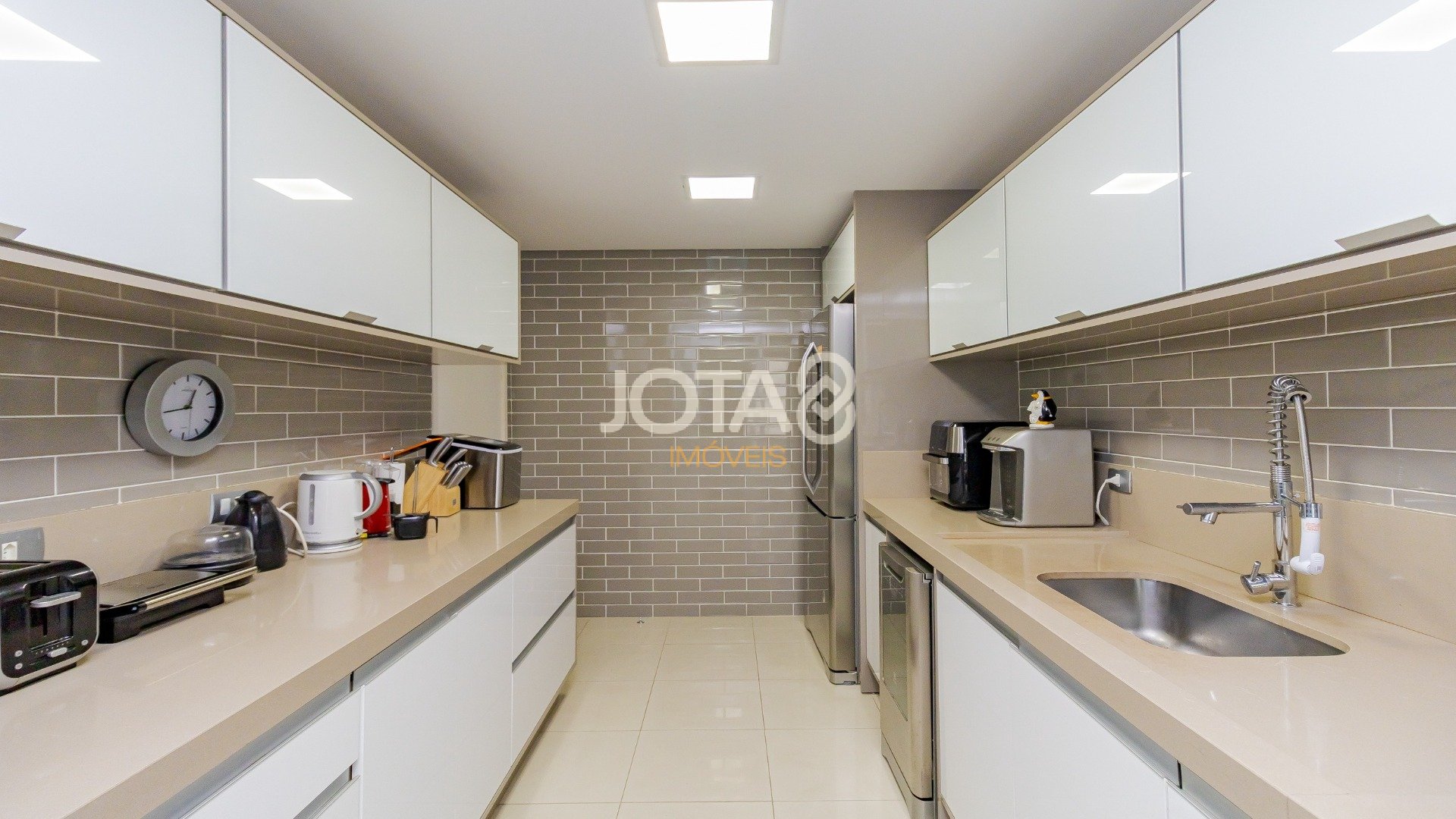 APARTAMENTO 3 SUÍTES COM ELEVADOR PRIVATIVO NO ECOVILLE - COND CLUBE