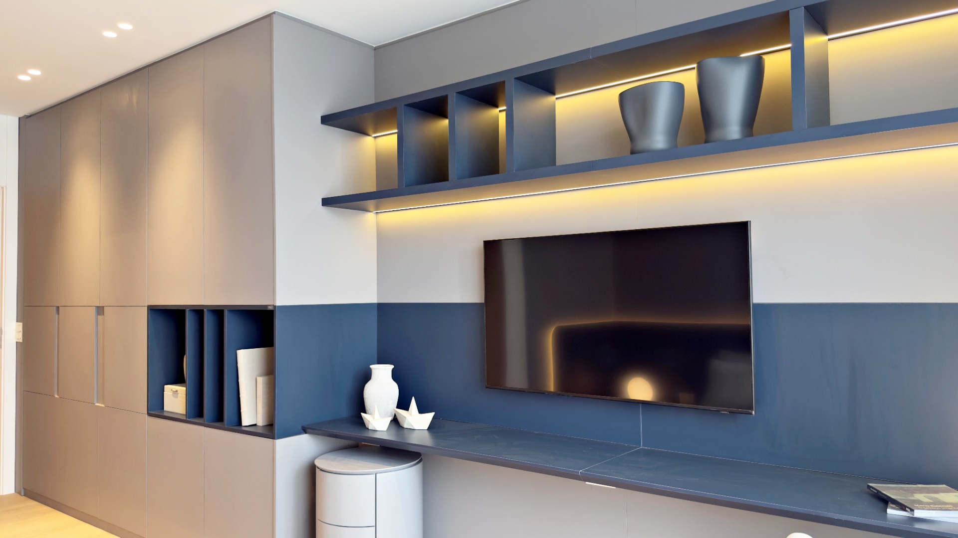 APARTAMENTO COM 3 SUÍTES E 4 VAGAS NO BATEL