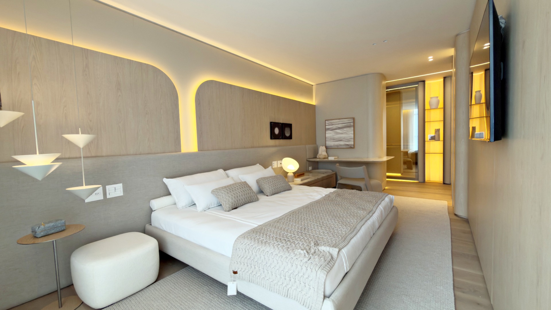 APARTAMENTO COM 3 SUÍTES E 4 VAGAS NO BATEL