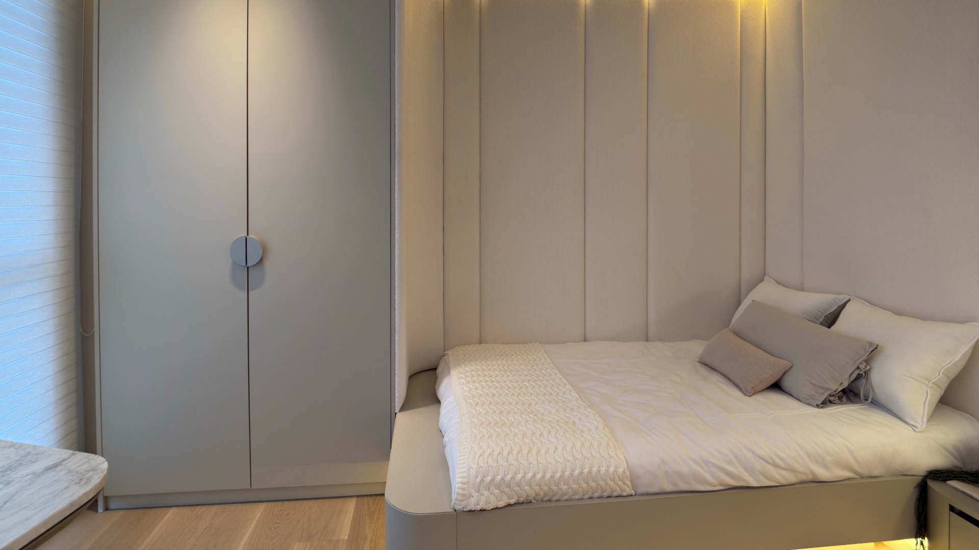 APARTAMENTO COM 3 SUÍTES E 3 VAGAS NO BATEL