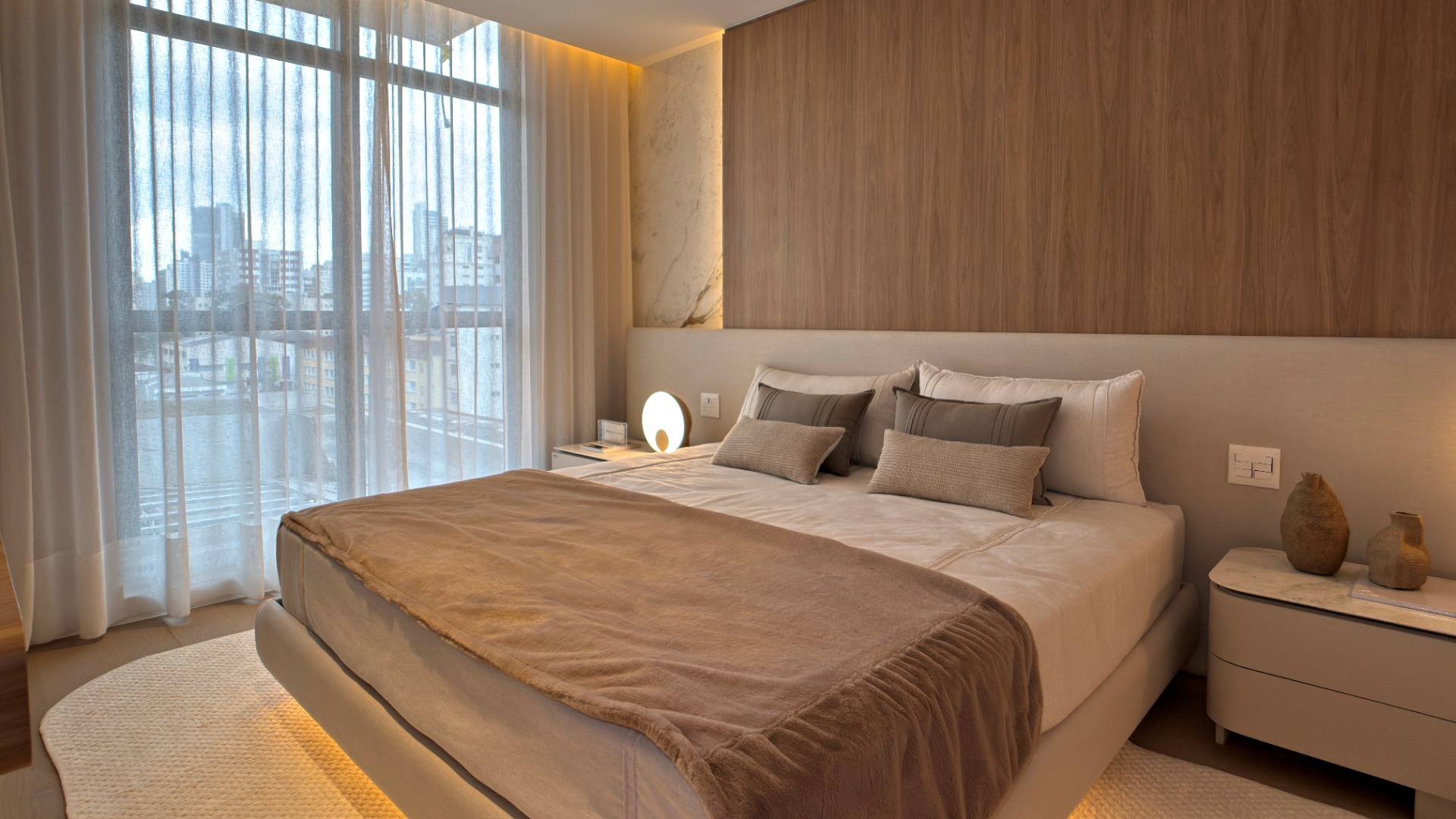 APARTAMENTO COM 3 SUÍTES E 3 VAGAS NO BATEL