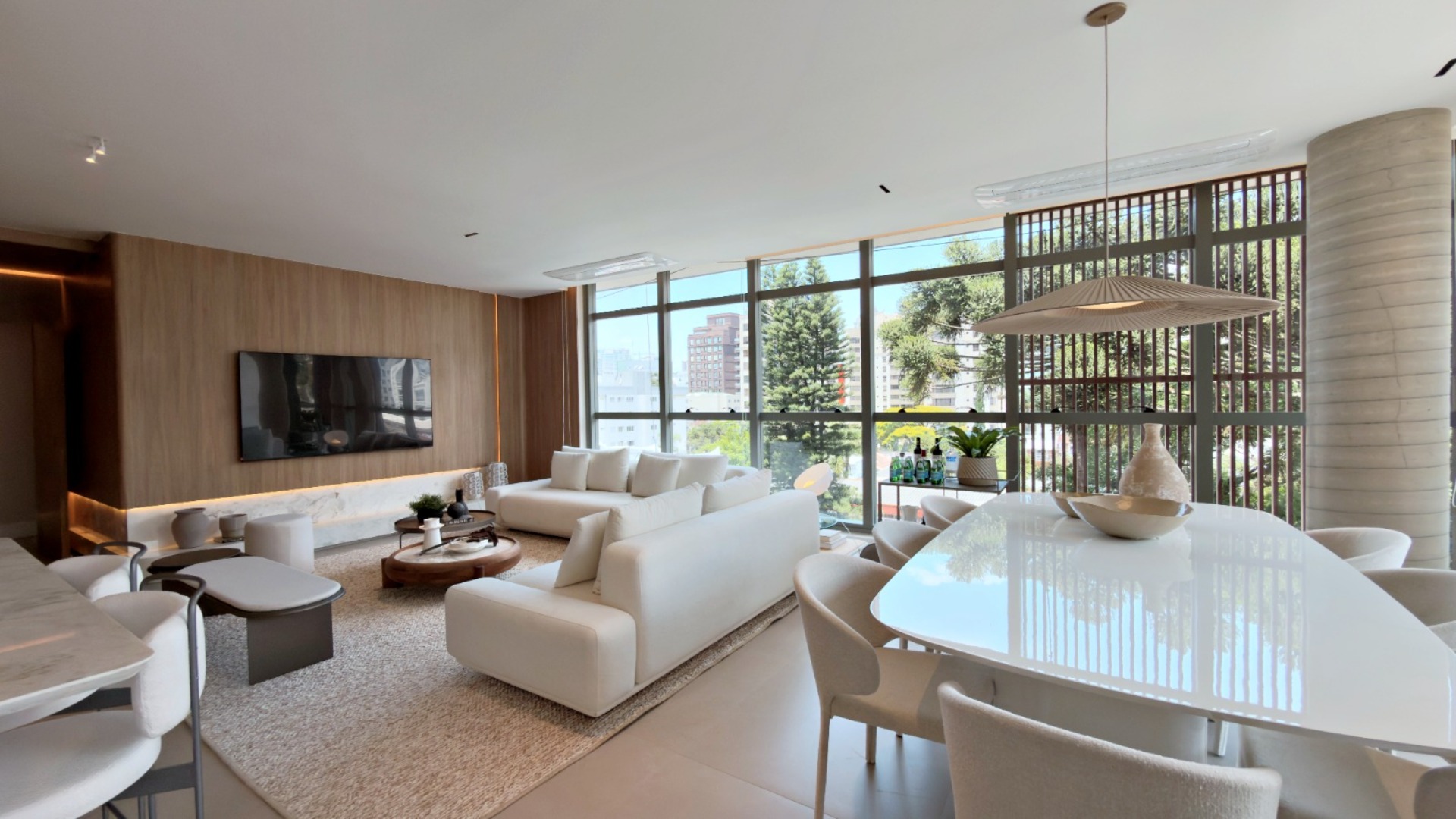 APARTAMENTO COM 3 SUÍTES E 3 VAGAS NO BATEL