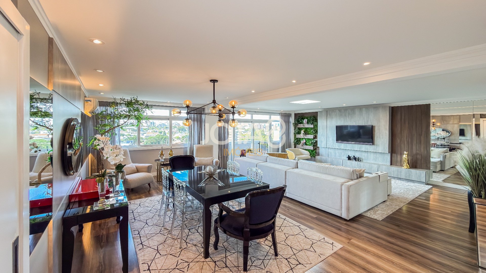 APARTAMENTO 02 SUITES COM FACE NORTE AO LADO DA PRACINHA DO BATEL