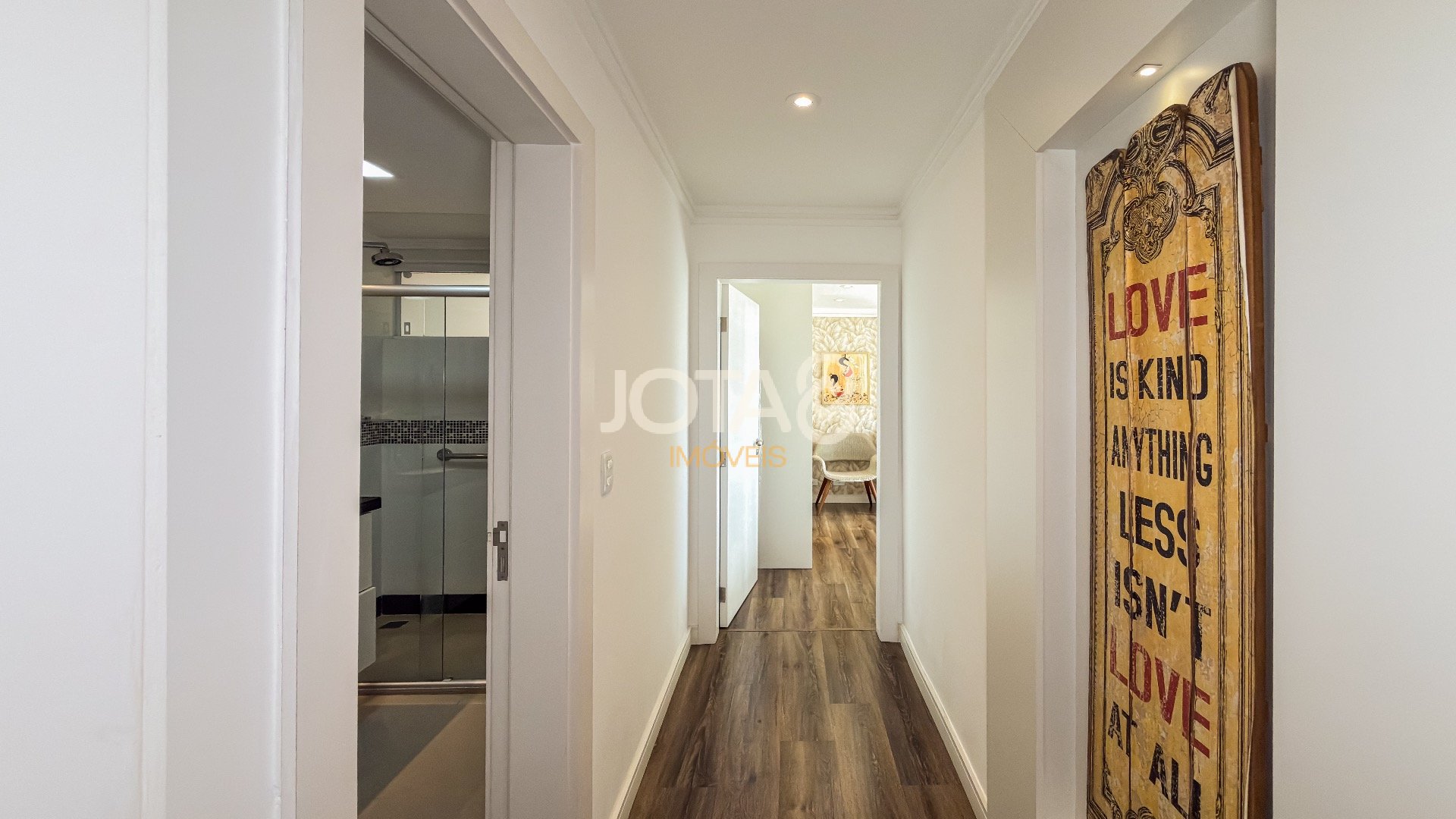 APARTAMENTO 02 SUITES COM FACE NORTE AO LADO DA PRACINHA DO BATEL