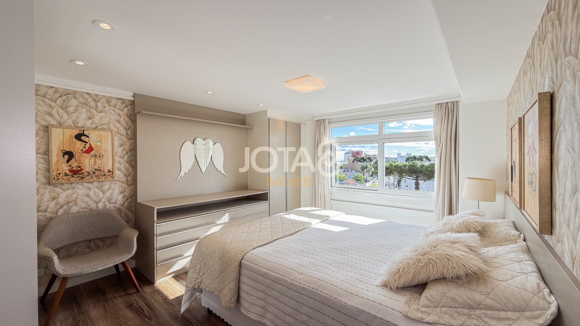 APARTAMENTO 02 SUITES COM FACE NORTE AO LADO DA PRACINHA DO BATEL