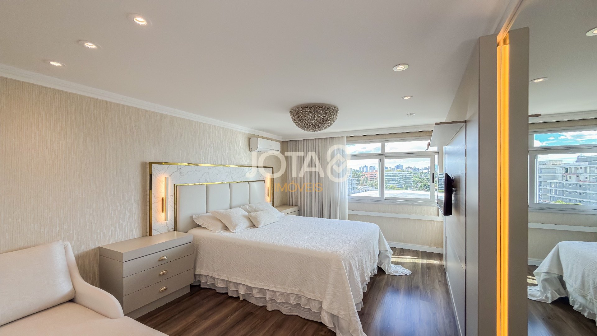 APARTAMENTO 02 SUITES COM FACE NORTE AO LADO DA PRACINHA DO BATEL