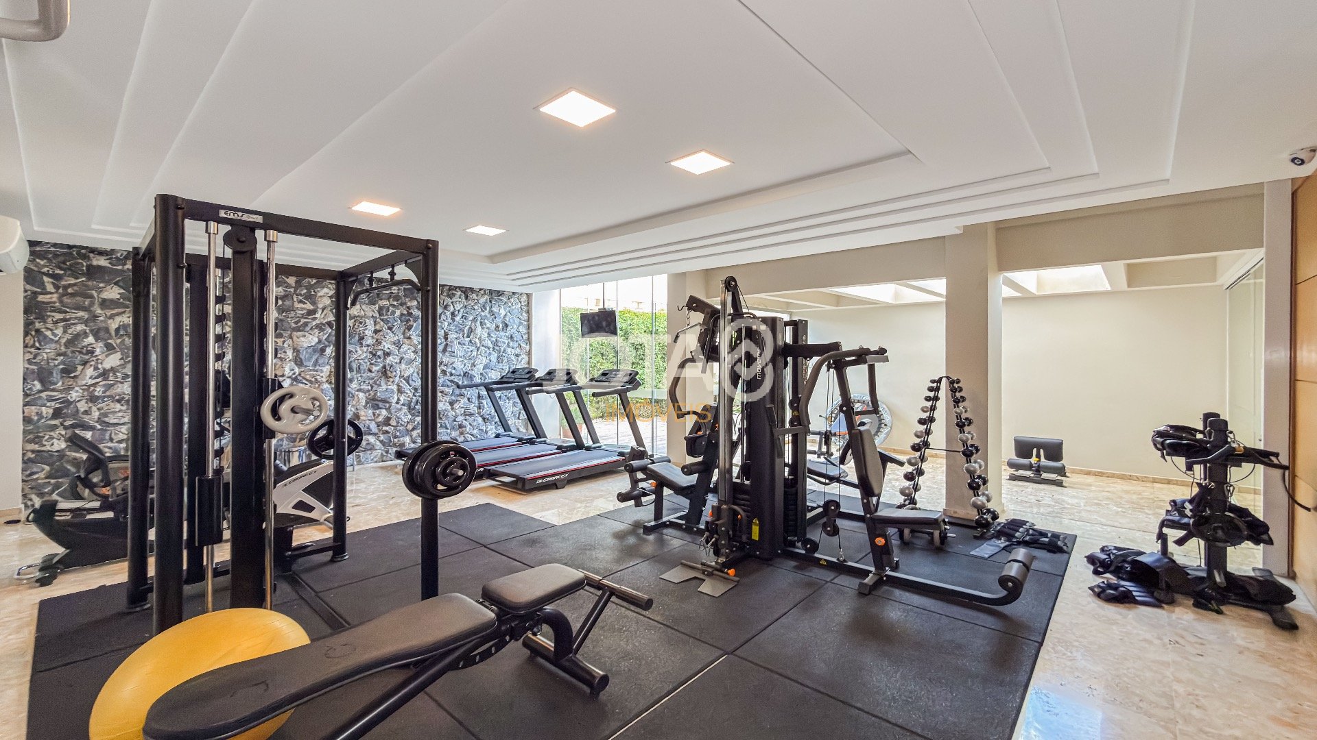 APARTAMENTO 02 SUITES COM FACE NORTE AO LADO DA PRACINHA DO BATEL