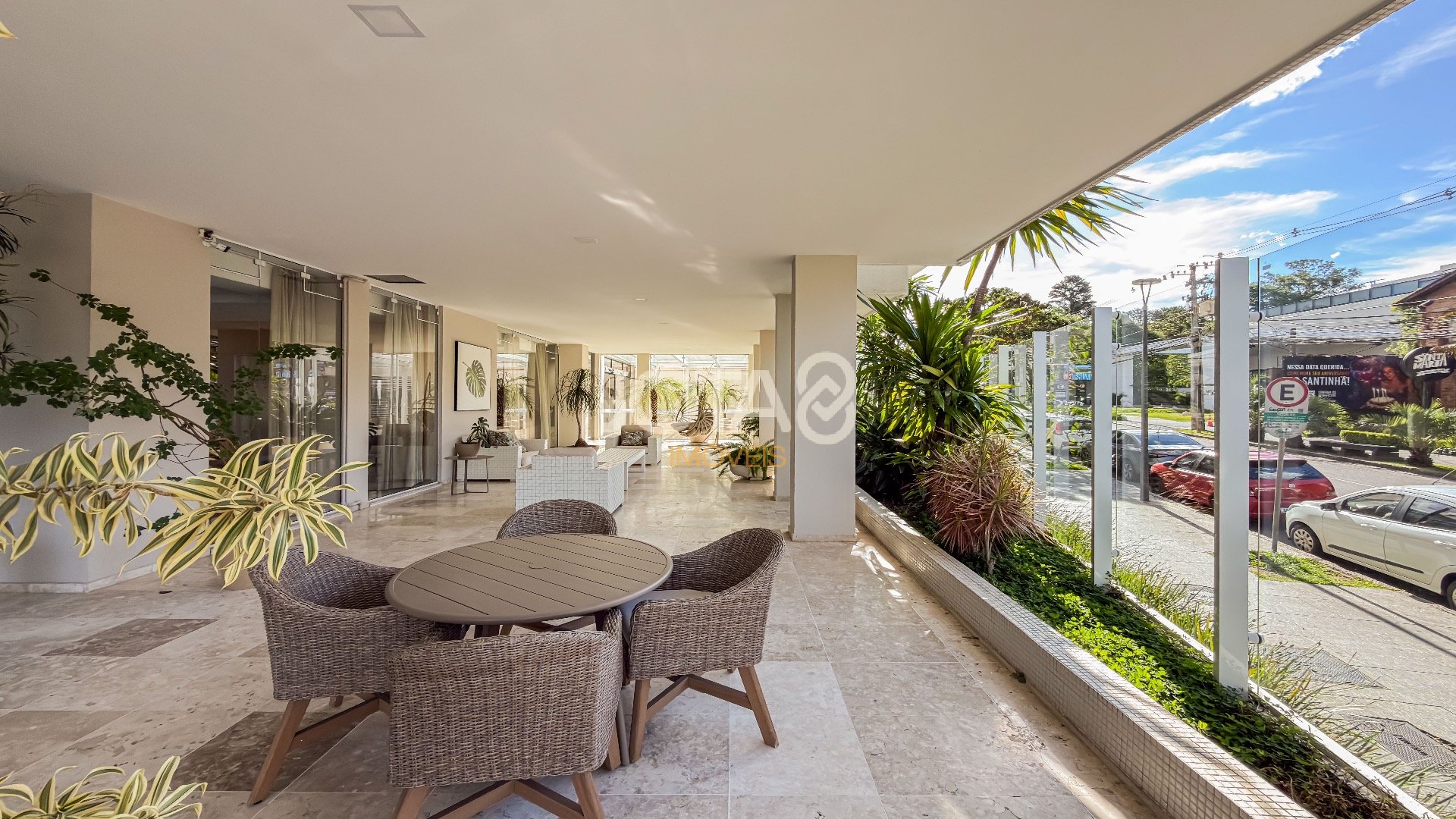 APARTAMENTO 02 SUITES COM FACE NORTE AO LADO DA PRACINHA DO BATEL