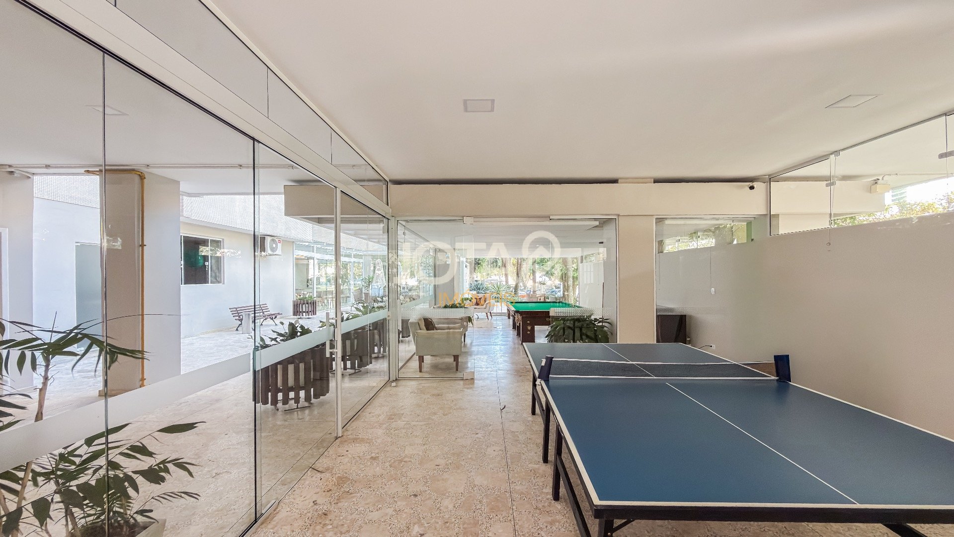 APARTAMENTO 02 SUITES COM FACE NORTE AO LADO DA PRACINHA DO BATEL