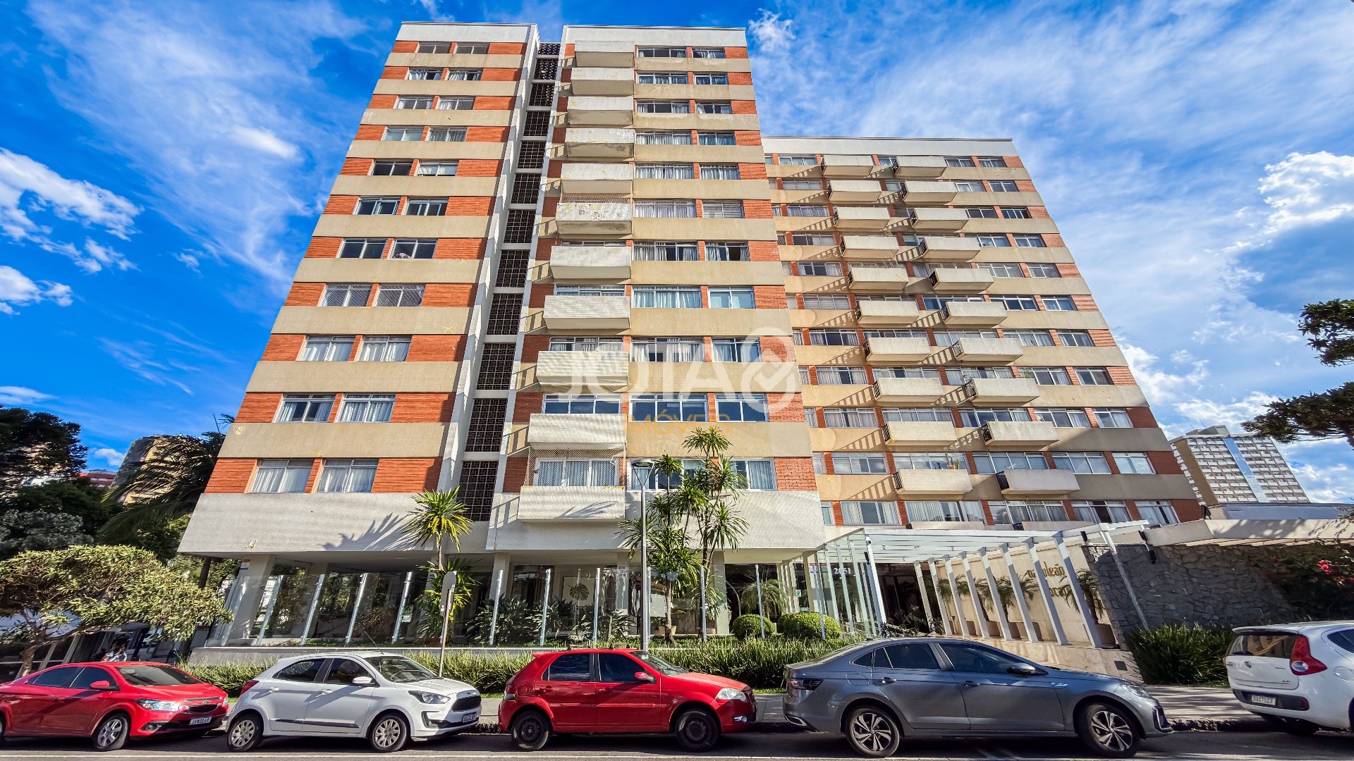 APARTAMENTO 02 SUITES COM FACE NORTE AO LADO DA PRACINHA DO BATEL