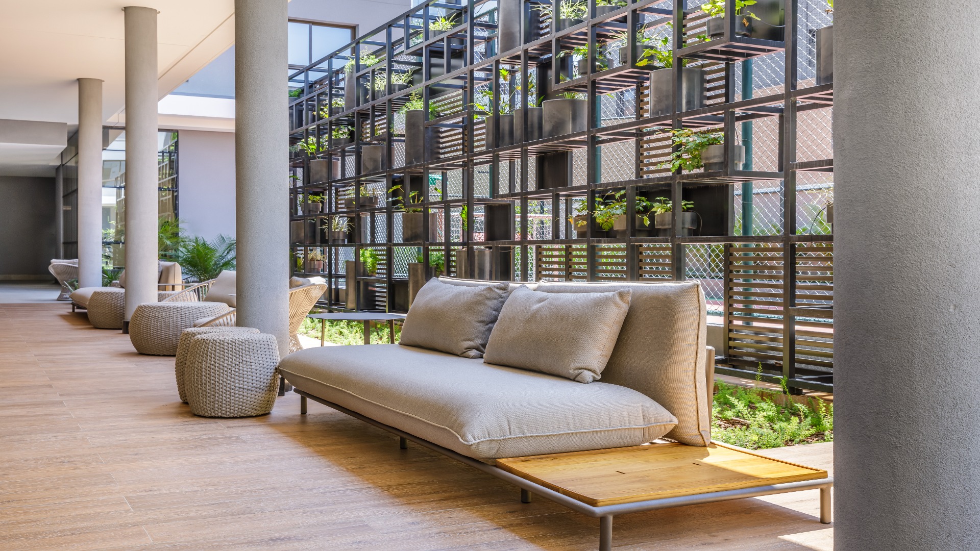 APARTAMENTO COM 3 SUÍTES NO BIGORRILHO