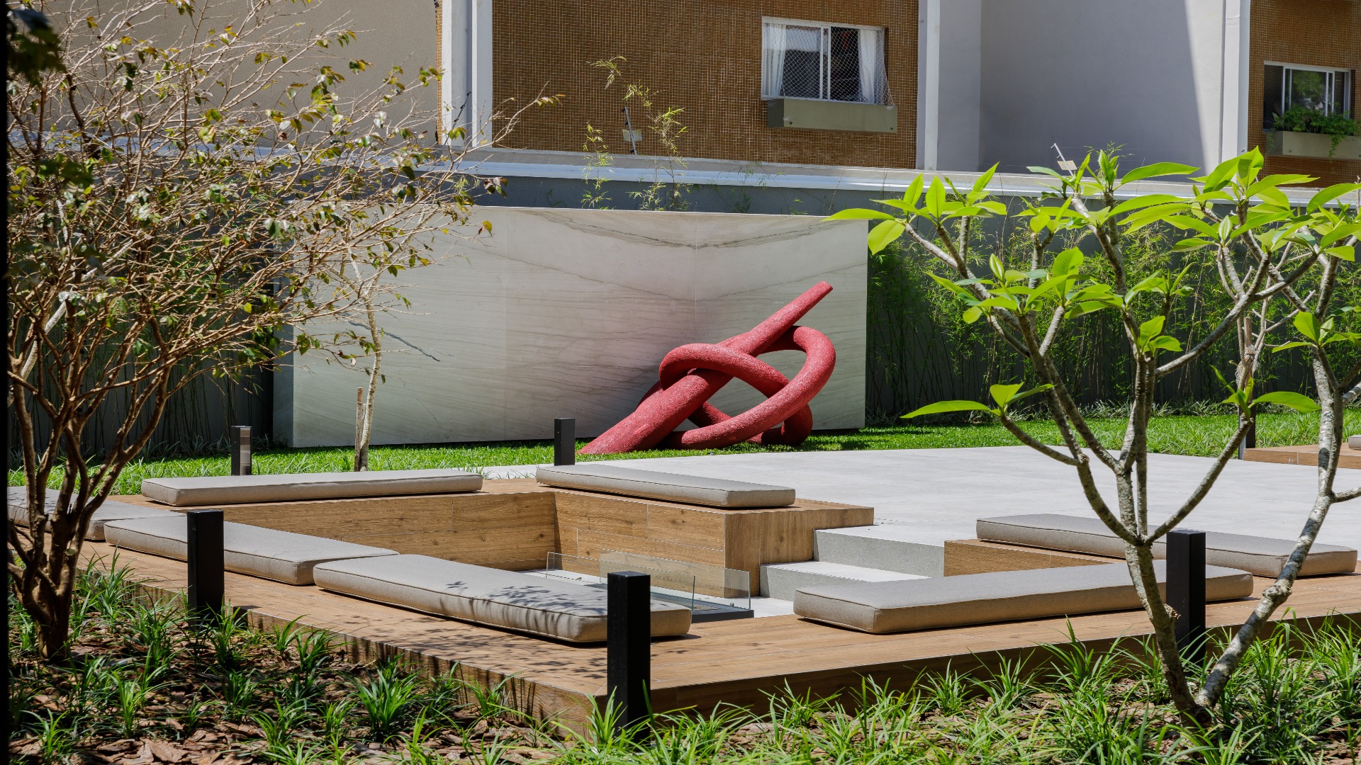 APARTAMENTO COM 3 SUÍTES NO BIGORRILHO