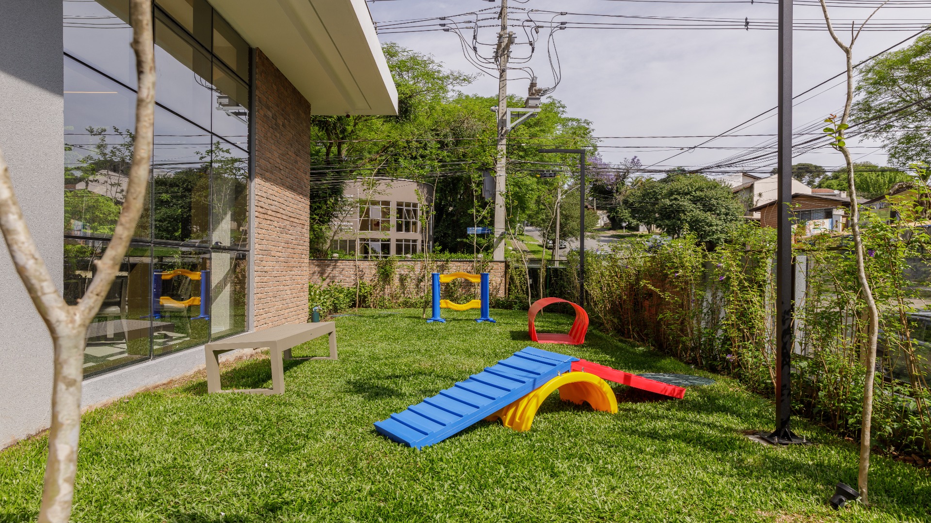 APARTAMENTO COM 3 SUÍTES NO BIGORRILHO