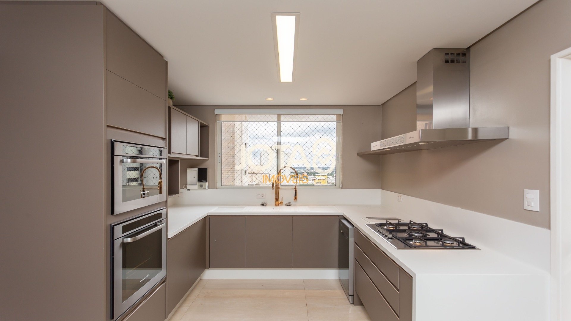 APARTAMENTO EM ANDAR ALTO COM 3 SUÍTES | CONSTRUÇÃO SAN REMO | BATEL