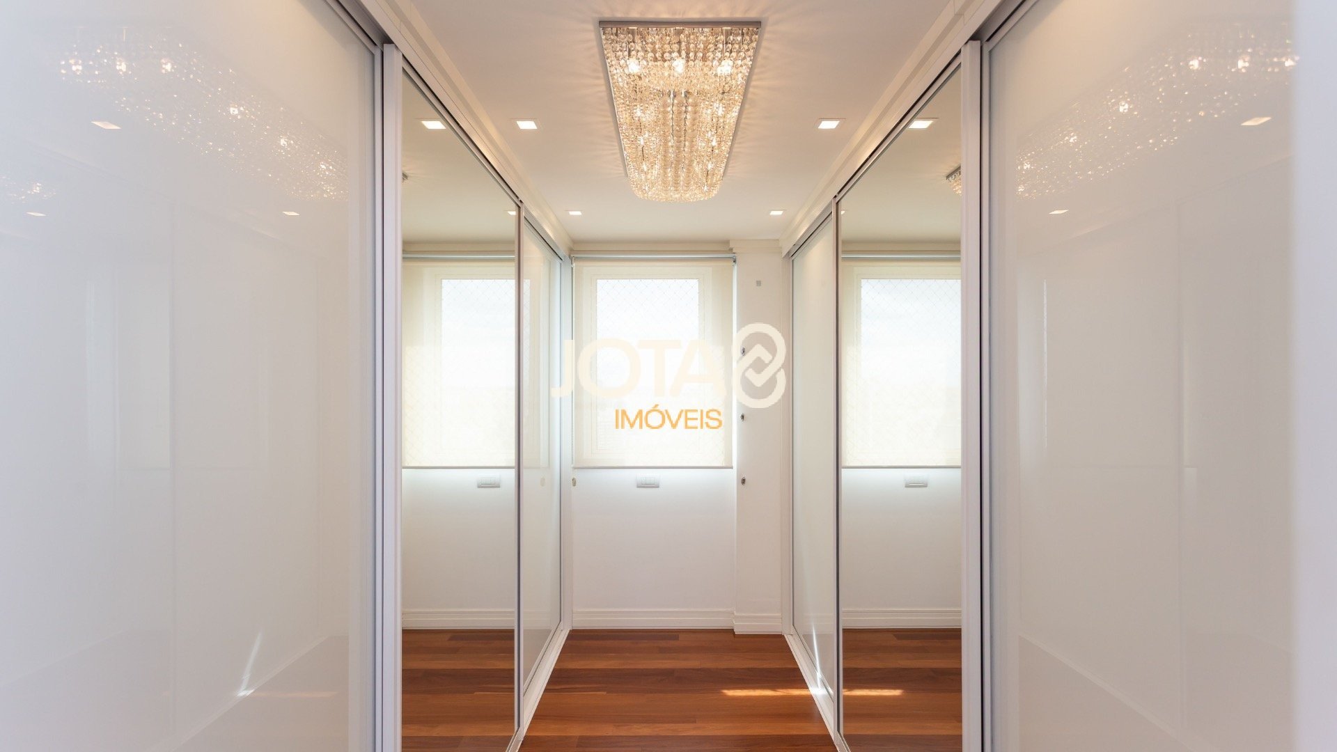 APARTAMENTO EM ANDAR ALTO COM 3 SUÍTES | CONSTRUÇÃO SAN REMO | BATEL