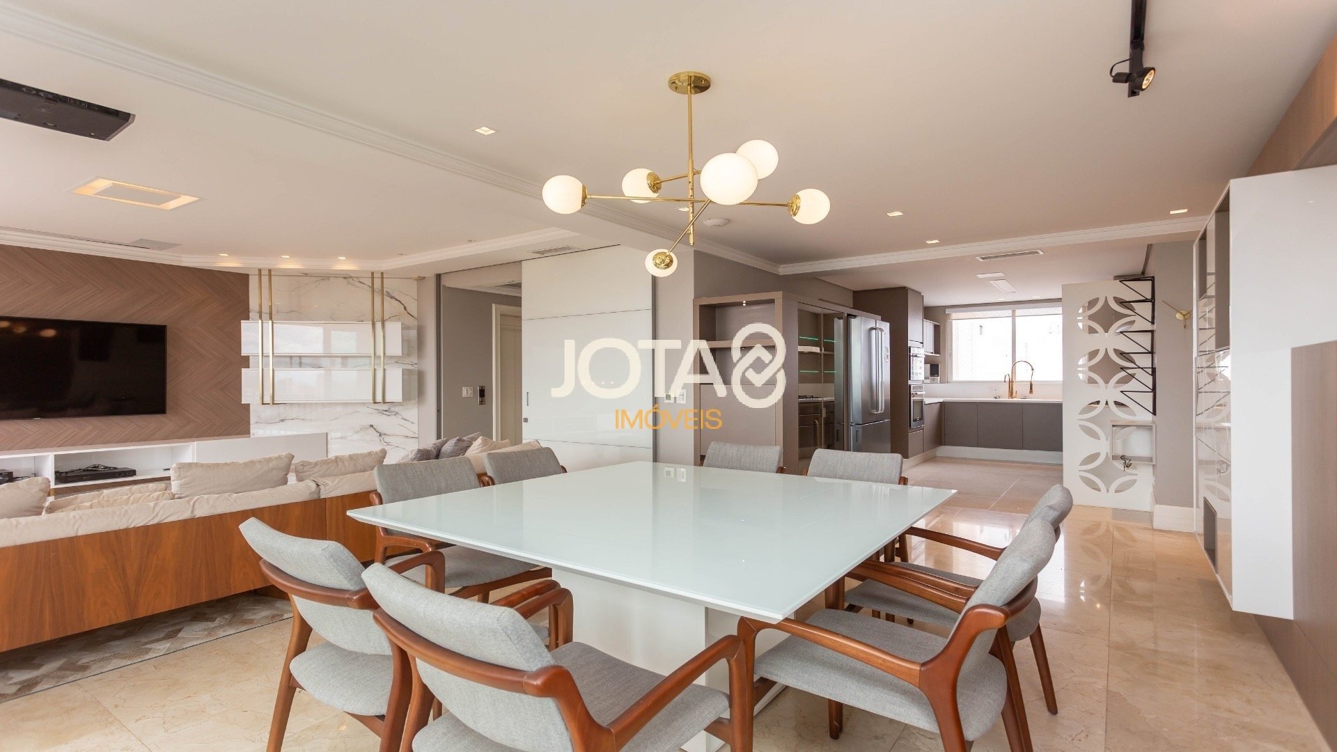 APARTAMENTO EM ANDAR ALTO COM 3 SUÍTES | CONSTRUÇÃO SAN REMO | BATEL