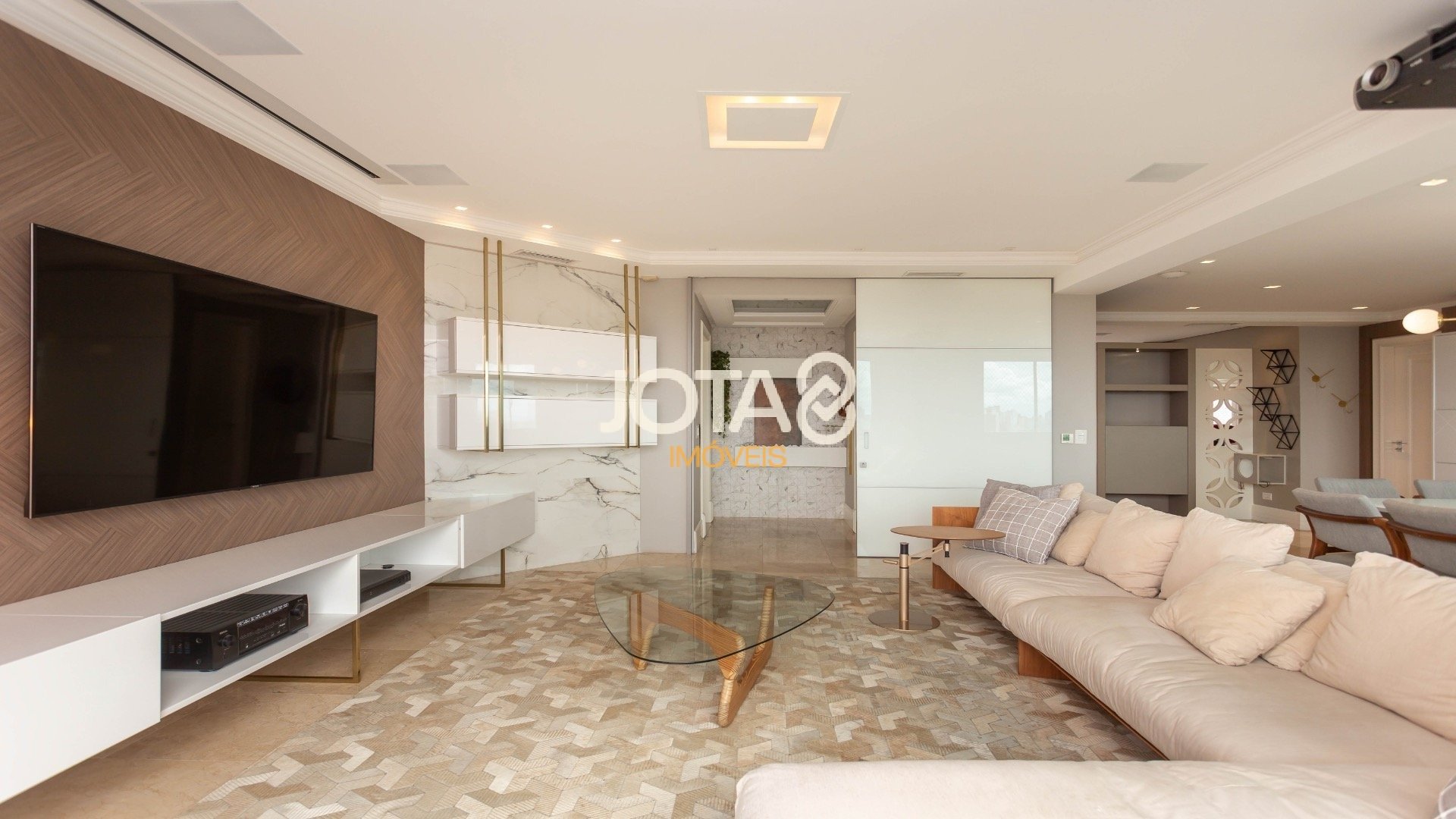 Foto de destaque Apartamento em andar alto com 3 suítes | construção san remo | batel