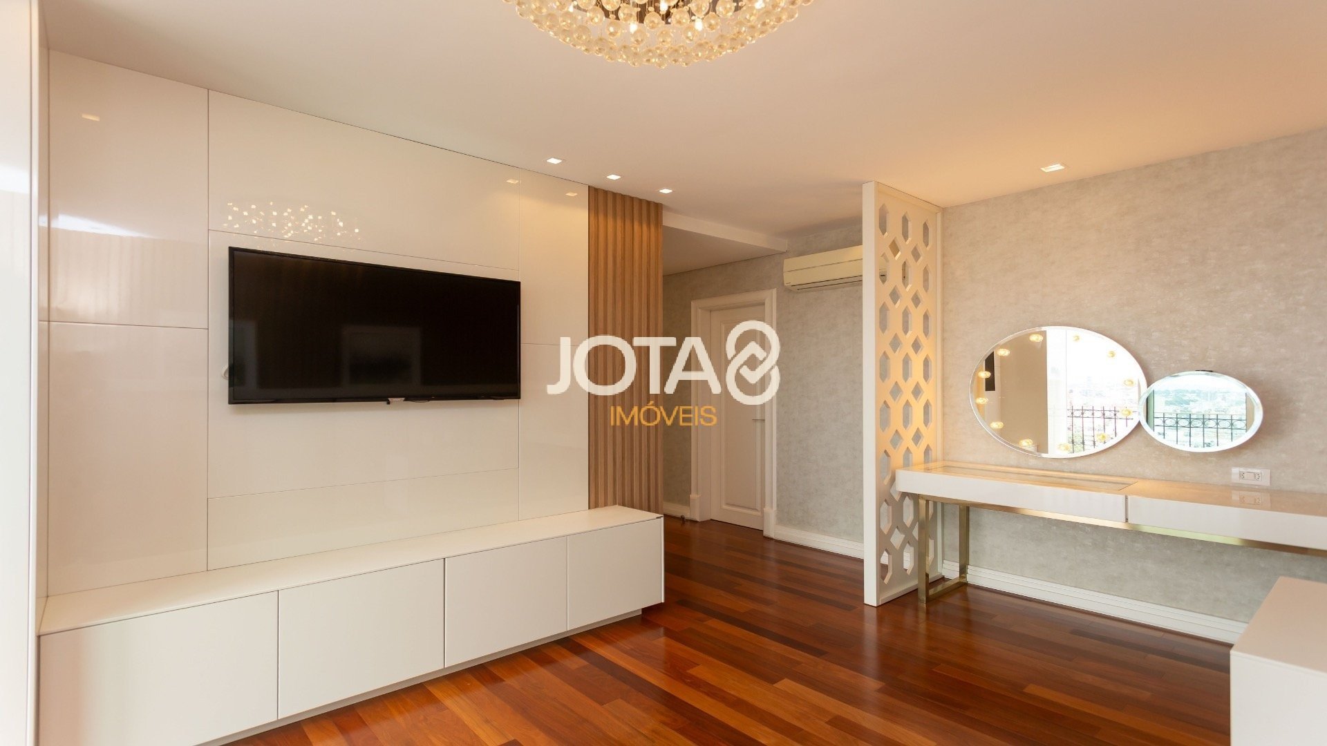 APARTAMENTO EM ANDAR ALTO COM 3 SUÍTES | CONSTRUÇÃO SAN REMO | BATEL