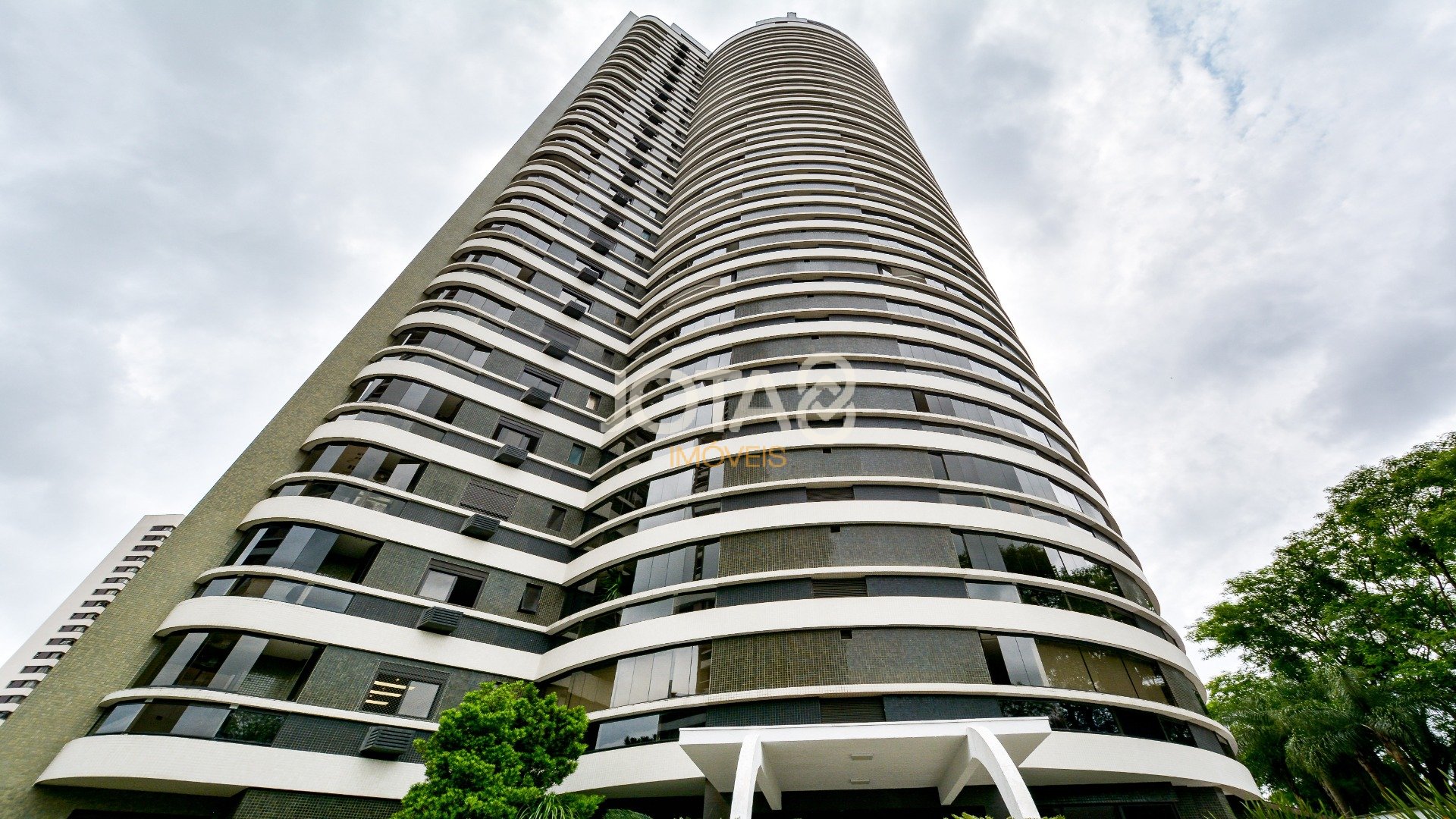 Foto de destaque Apartamento no ecoville com 3 suítes, elevador privativo e 4 vagas