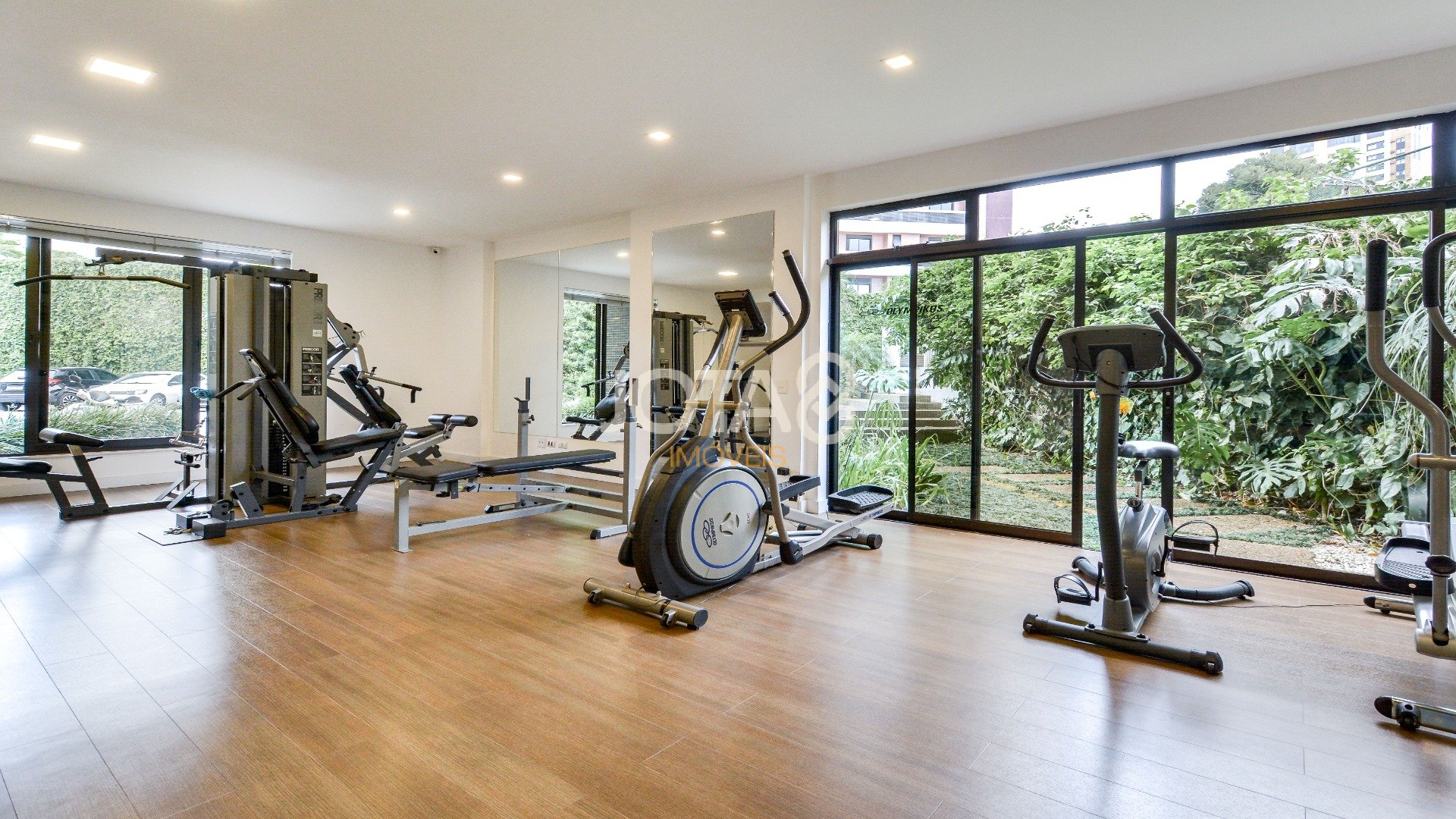 APARTAMENTO NO ECOVILLE COM 3 SUÍTES, ELEVADOR PRIVATIVO E 4 VAGAS