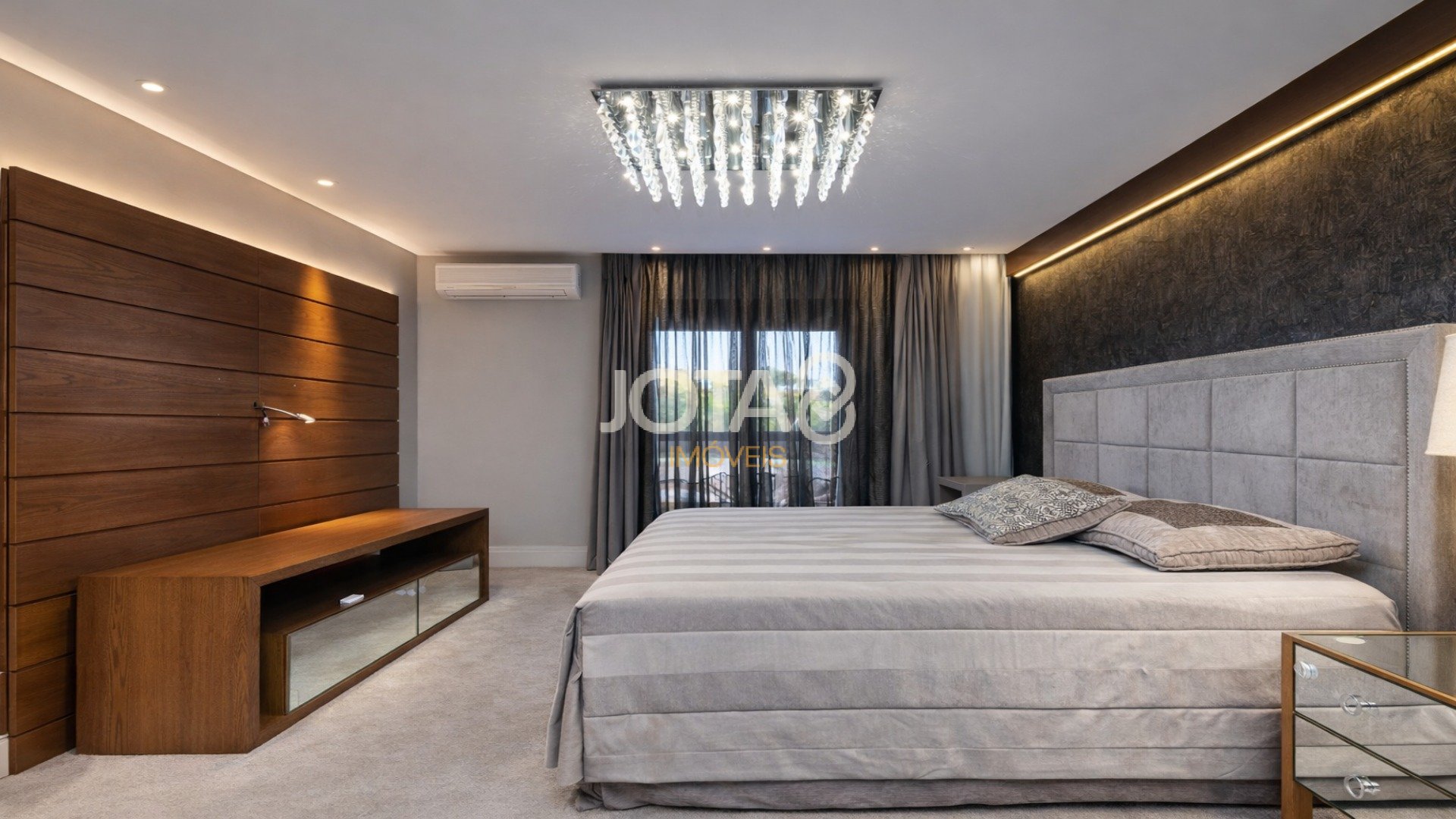 APARTAMENTO NO ECOVILLE COM 3 SUÍTES, ELEVADOR PRIVATIVO E 4 VAGAS