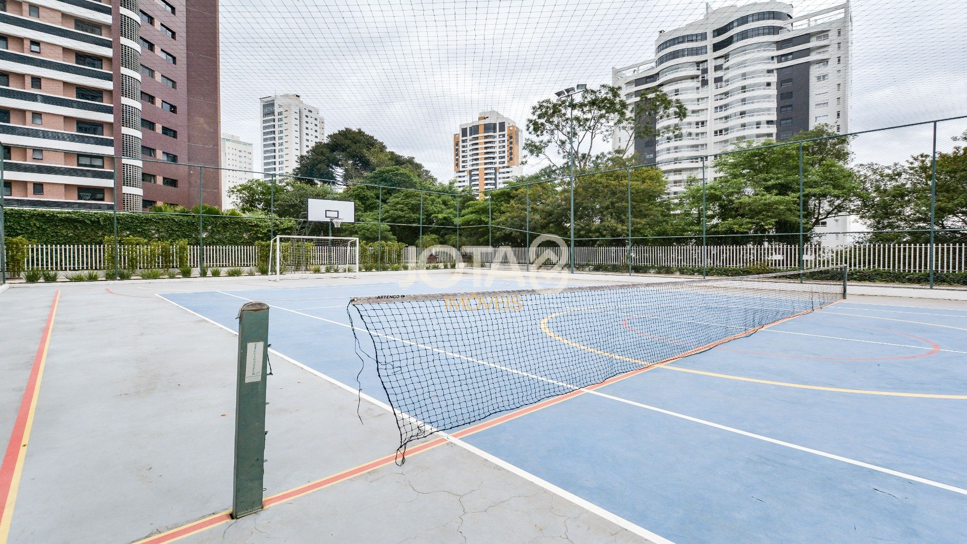 APARTAMENTO NO ECOVILLE COM 3 SUÍTES, ELEVADOR PRIVATIVO E 4 VAGAS