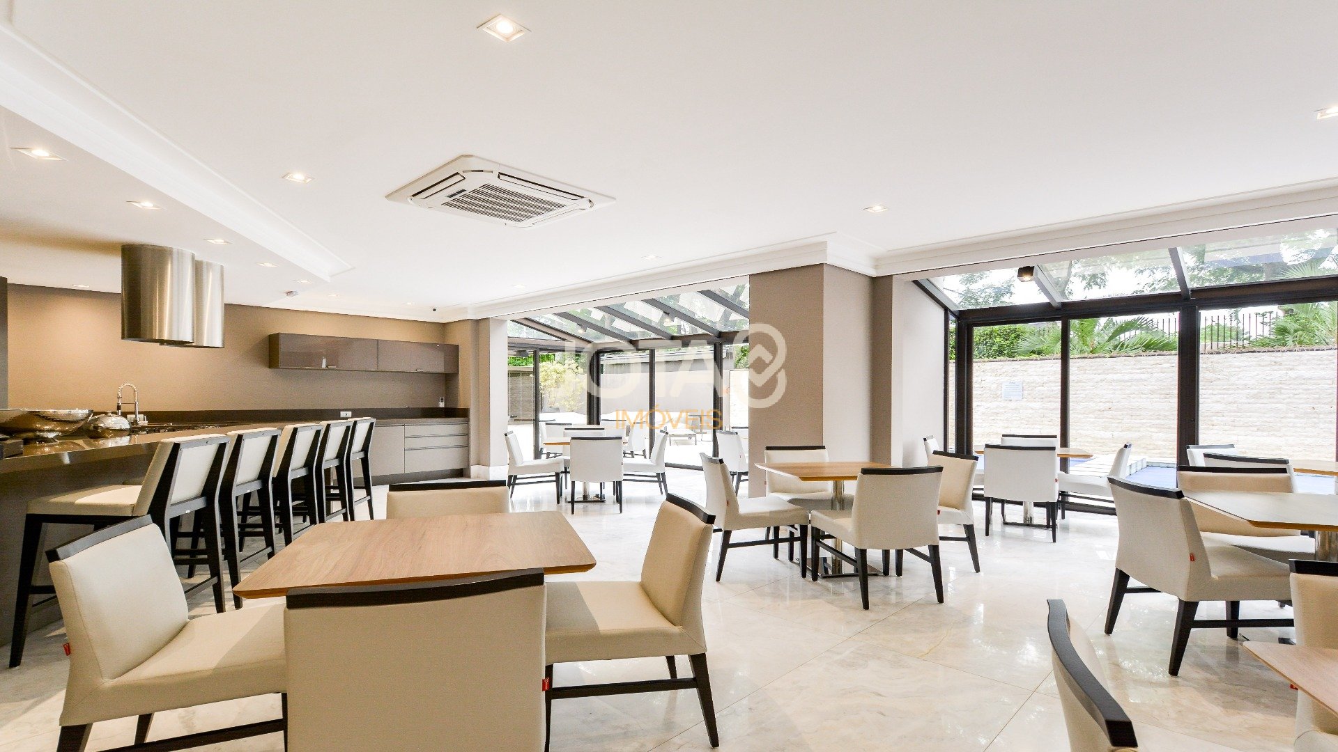 APARTAMENTO NO ECOVILLE COM 3 SUÍTES, ELEVADOR PRIVATIVO E 4 VAGAS