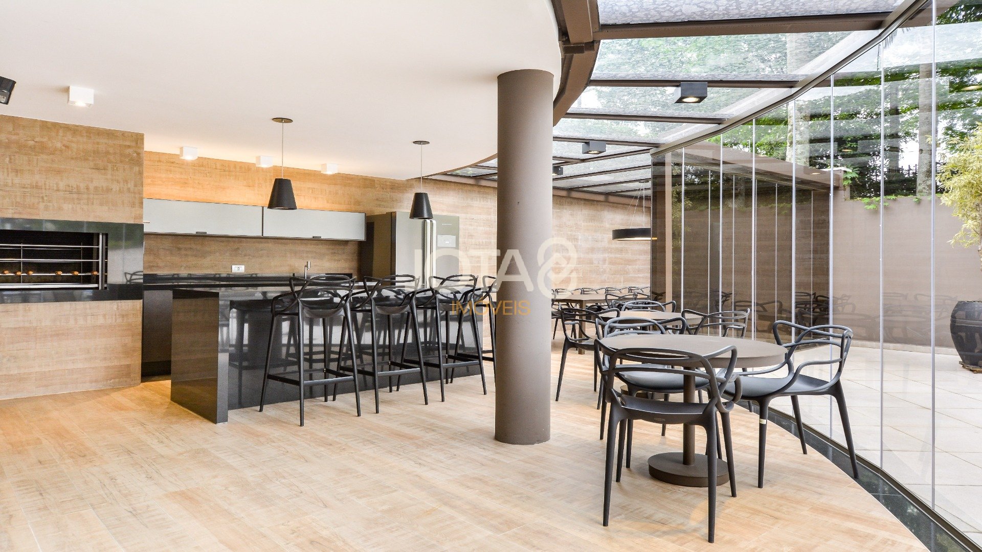 APARTAMENTO NO ECOVILLE COM 3 SUÍTES, ELEVADOR PRIVATIVO E 4 VAGAS