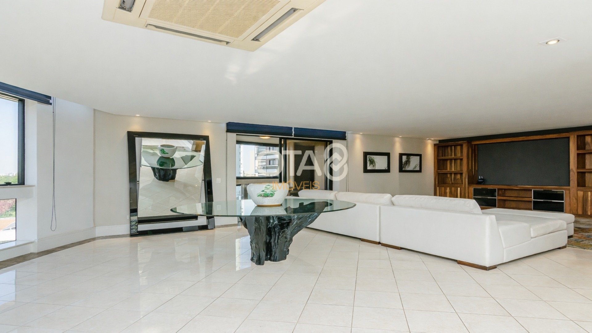 APARTAMENTO NO ECOVILLE COM 3 SUÍTES, ELEVADOR PRIVATIVO E 4 VAGAS