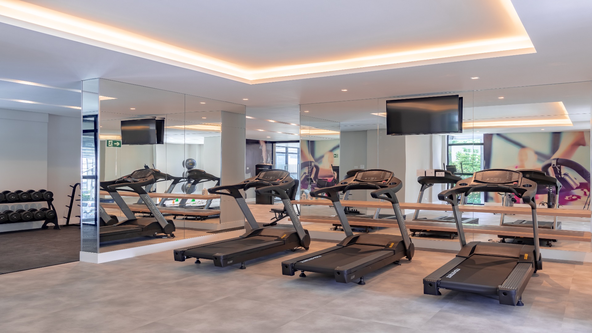 APARTAMENTO  COM 3 DORMITÓRIOS NO BATEL