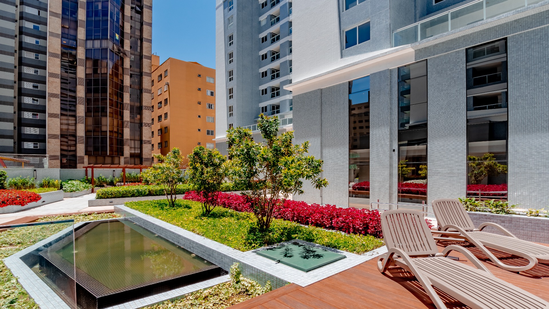 APARTAMENTO  COM 3 DORMITÓRIOS NO BATEL