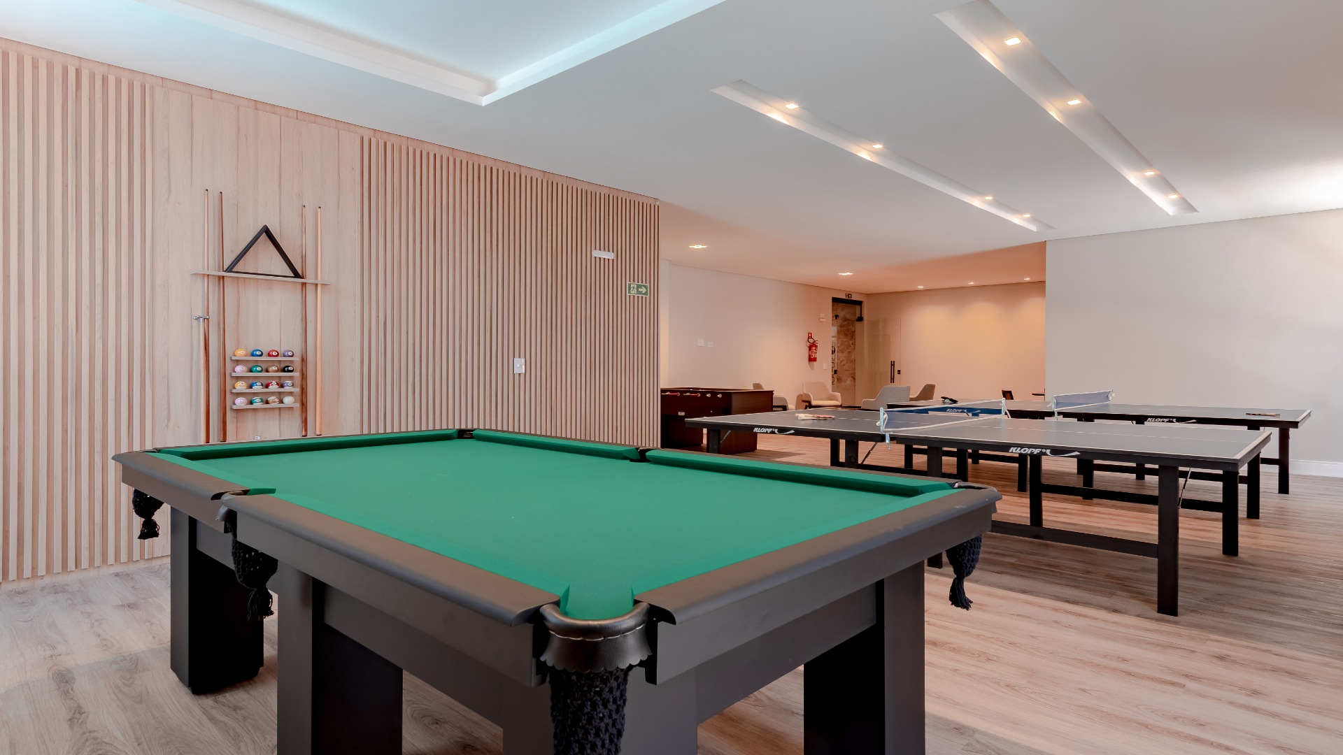 APARTAMENTO  COM 3 DORMITÓRIOS NO BATEL