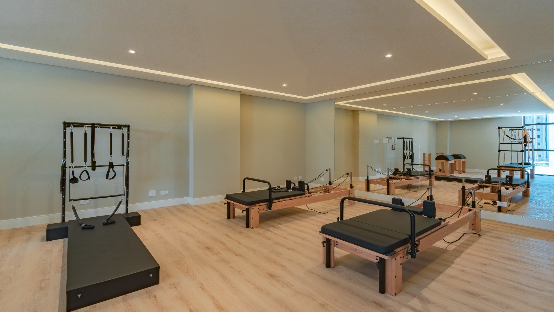 APARTAMENTO  COM 3 DORMITÓRIOS NO BATEL