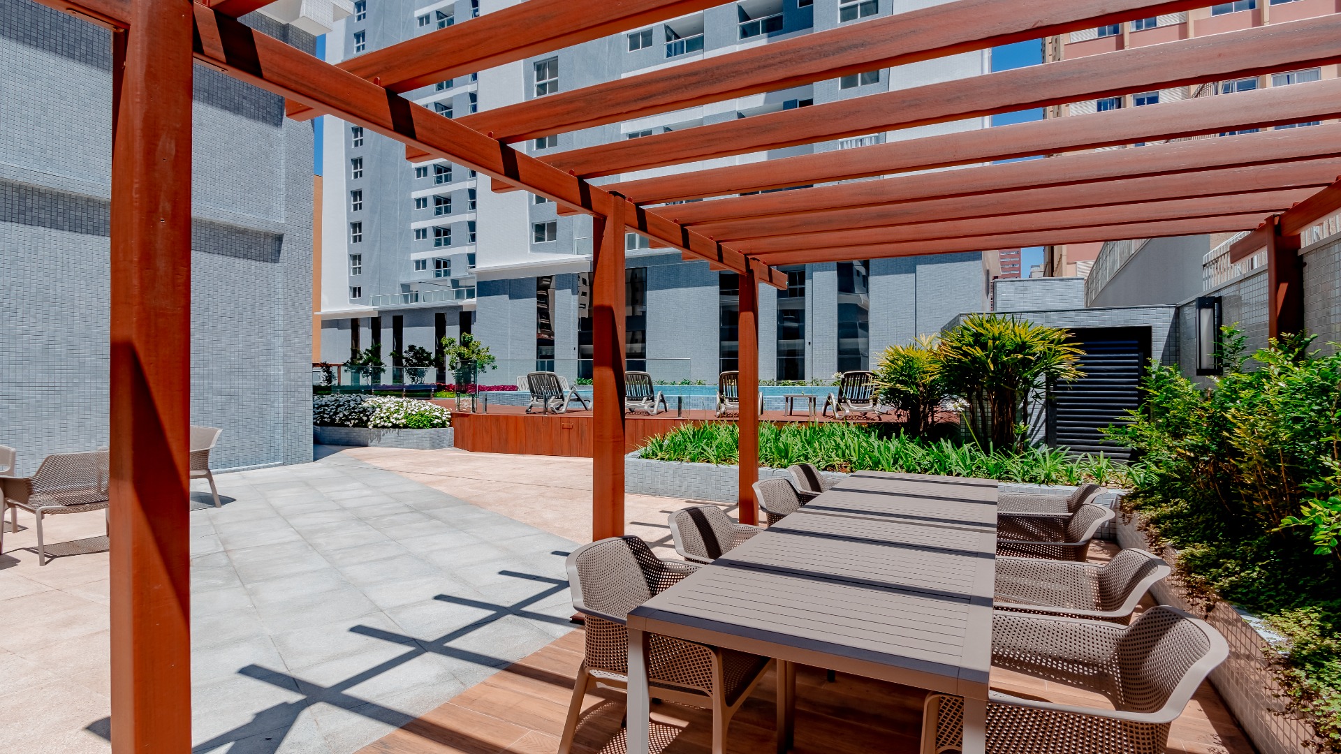 APARTAMENTO  COM 3 DORMITÓRIOS NO BATEL