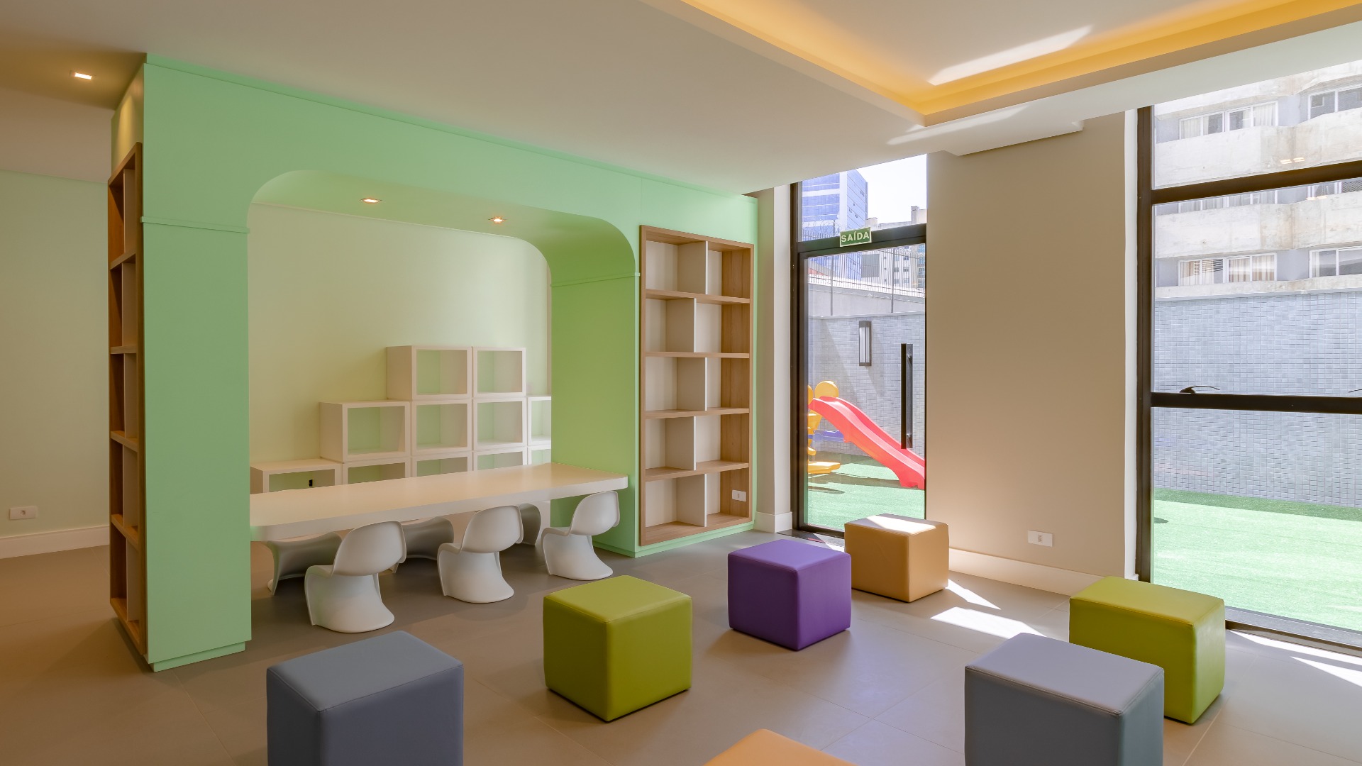 APARTAMENTO  COM 3 DORMITÓRIOS NO BATEL